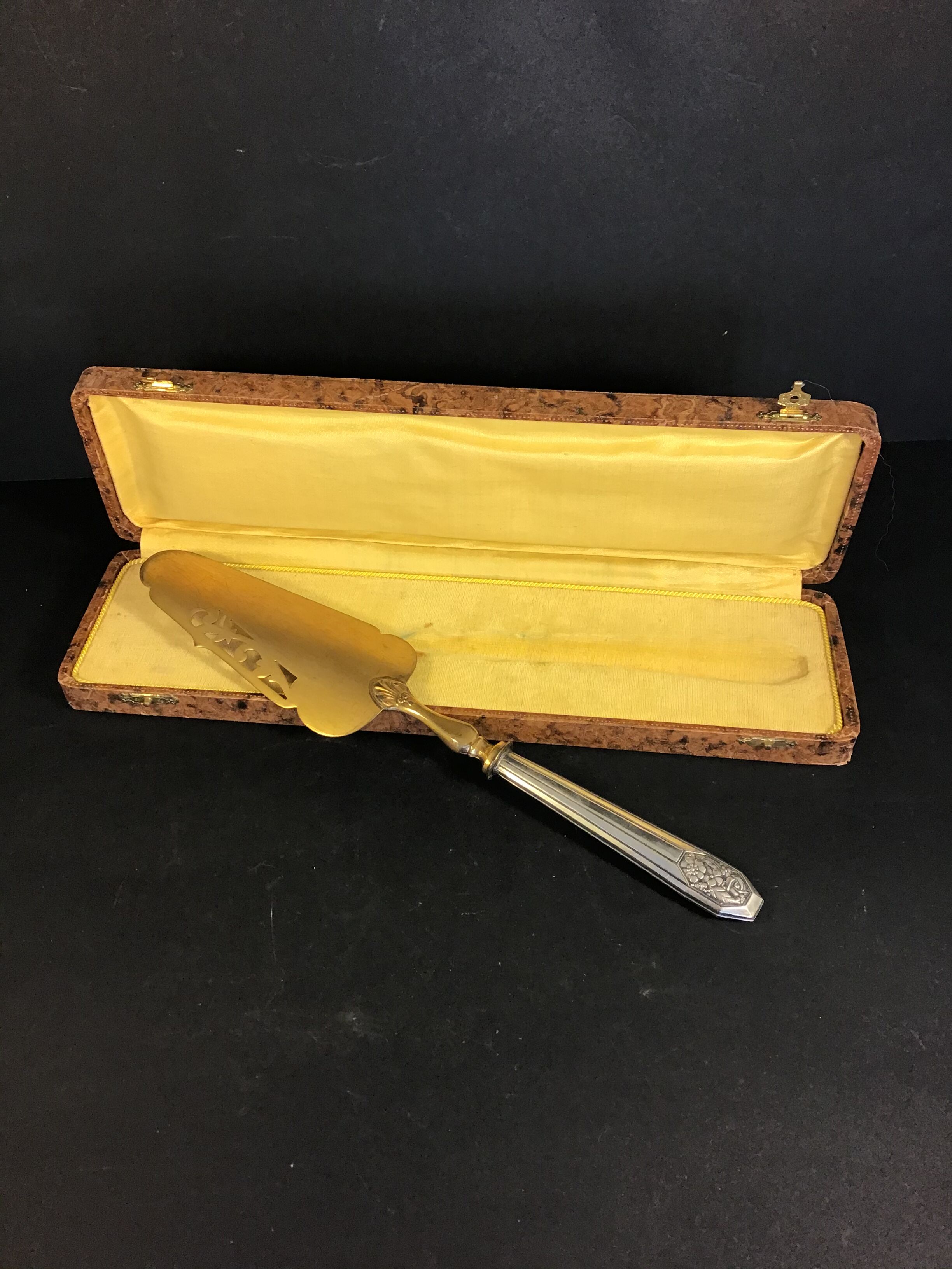 Silver metal pie shovel