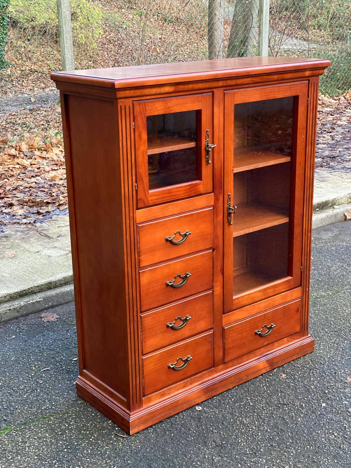 Vitrine Louis XVI en bois massif du 20ème