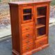 Vitrine Louis XVI en bois massif du 20ème