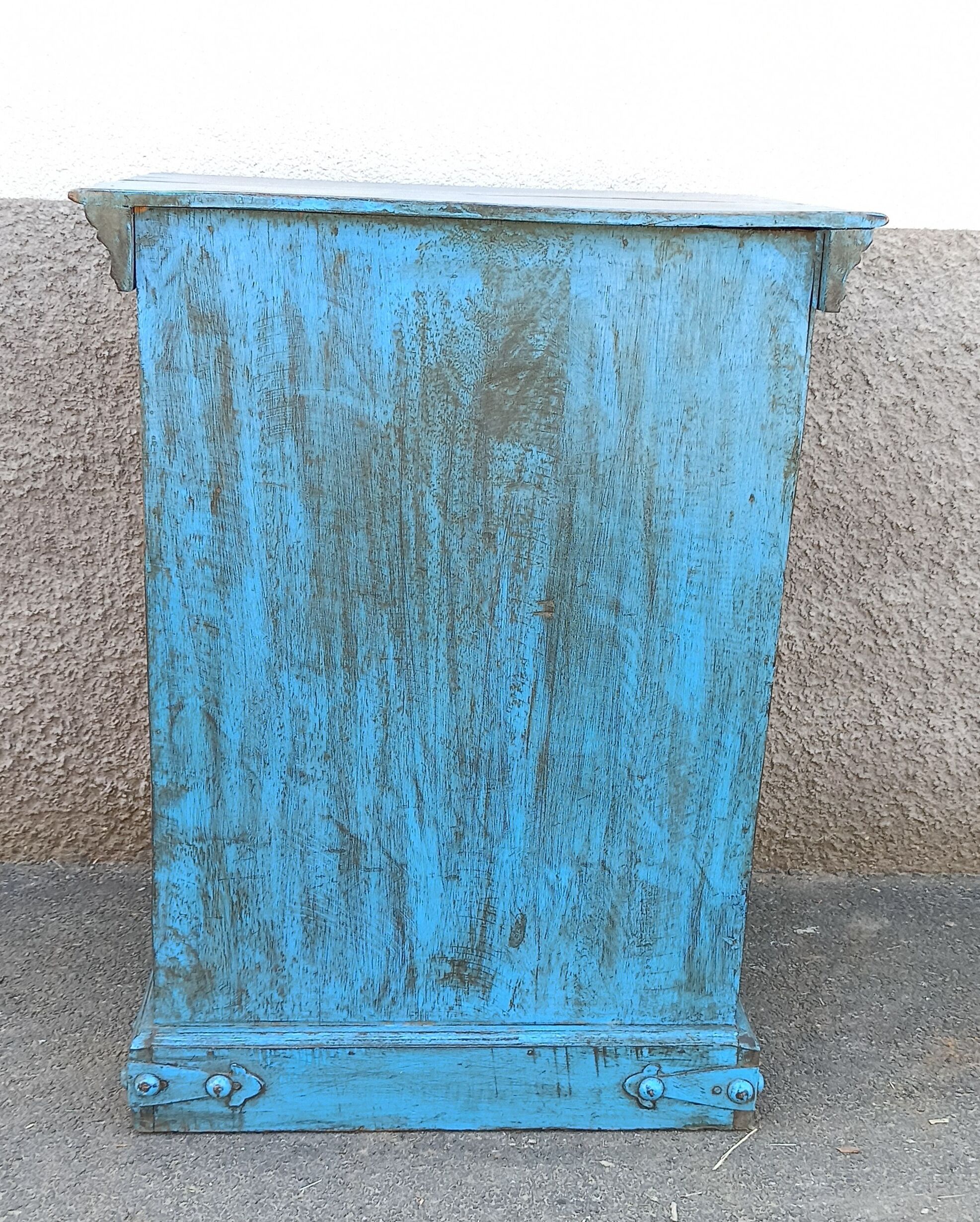 Meuble d'appoint en bois ancien bleu