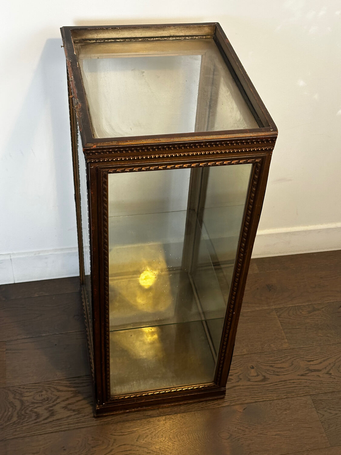 Counter display cabinet in wood and glass in Louis XVI style, 19th century.