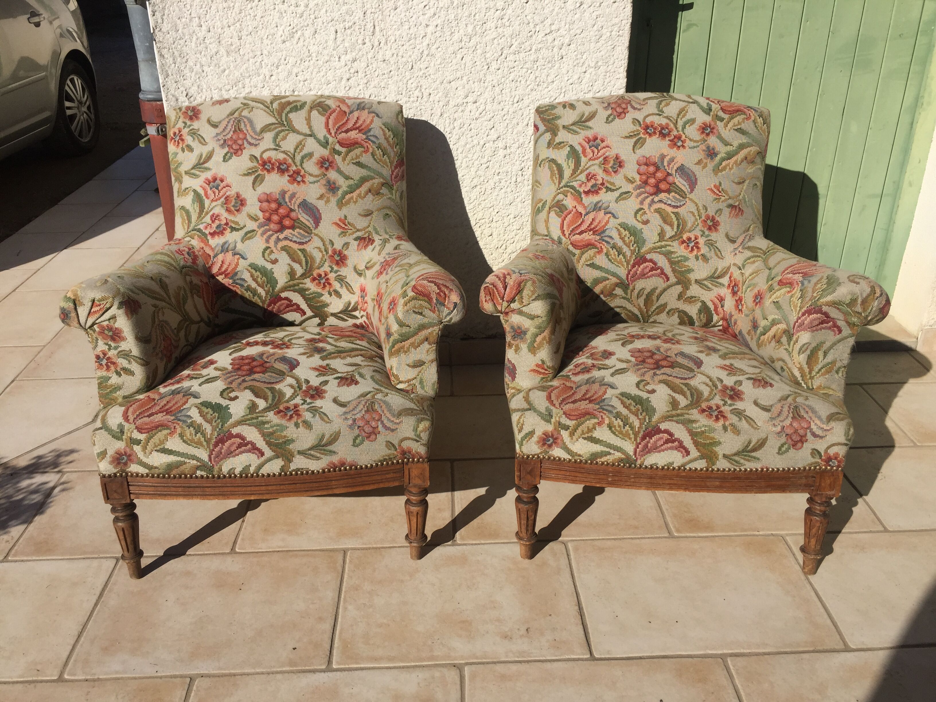 Pair of shepherdesses