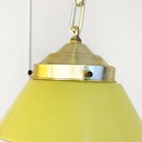 Suspension opaline jaune, 1950