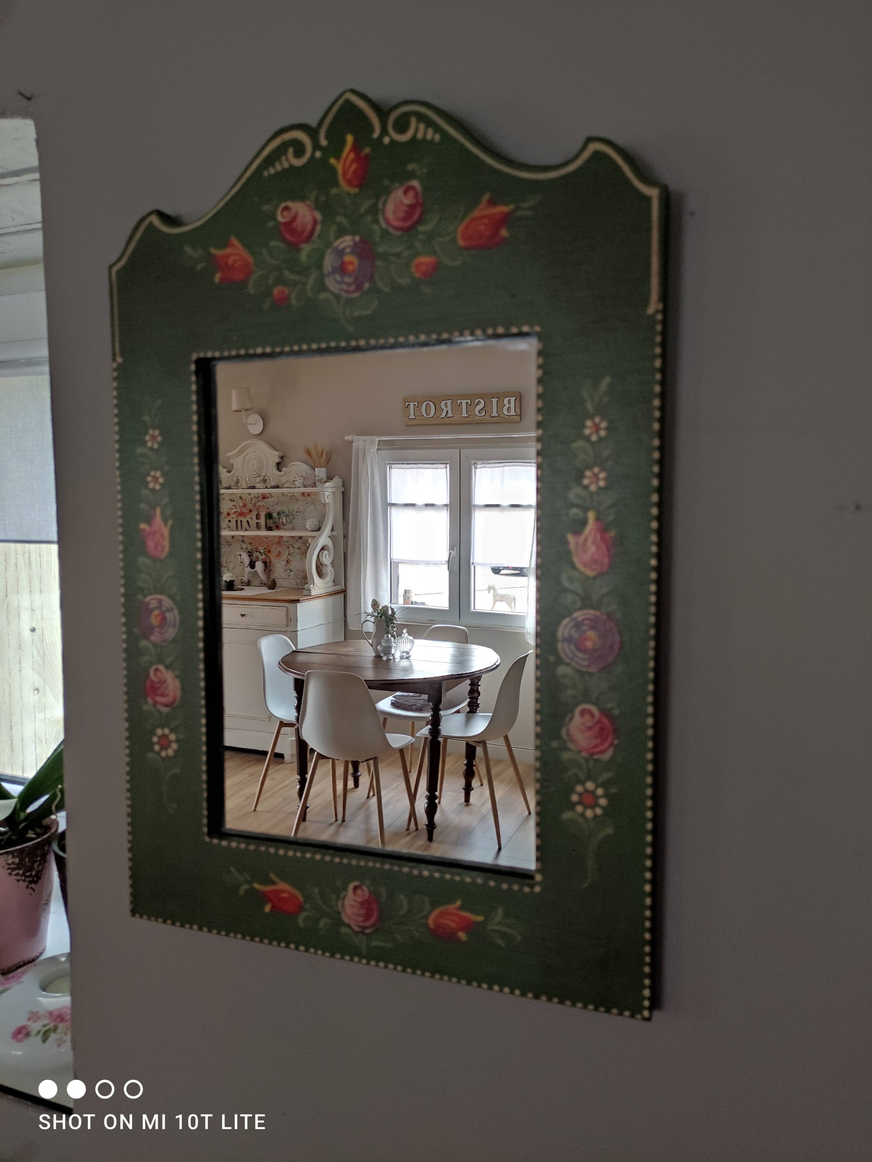 Miroir ancien en bois peint à la main polychrome vert forêt et roses rouges orangées