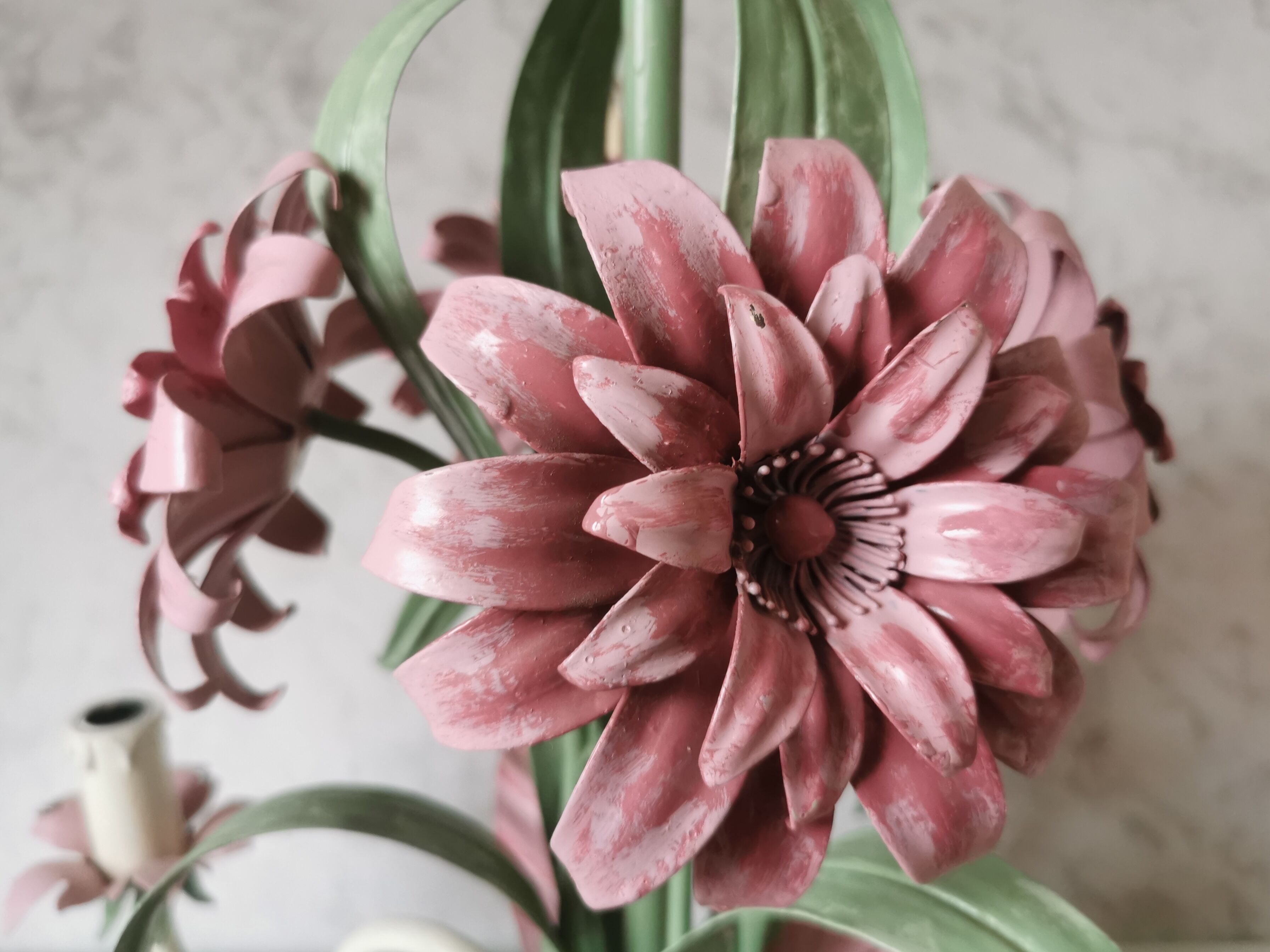Lustre iron and painted sheet flowers camellias