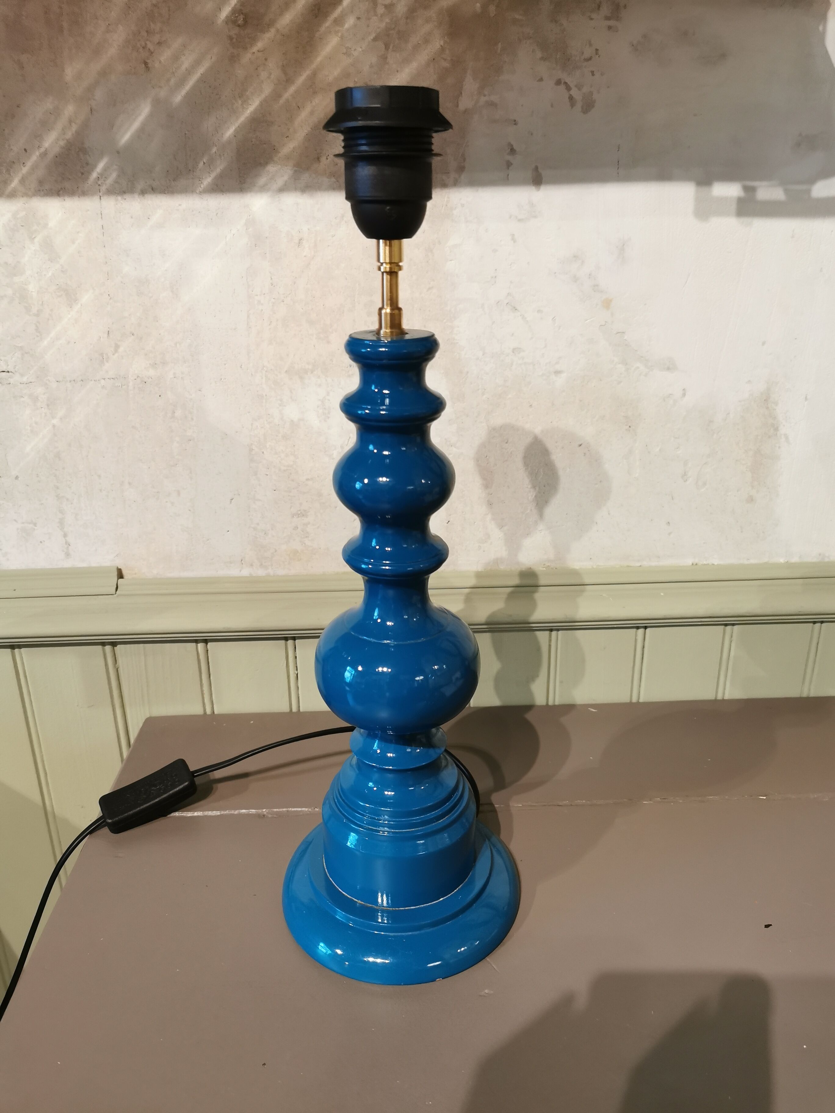 Pair of vintage duck blue lamps