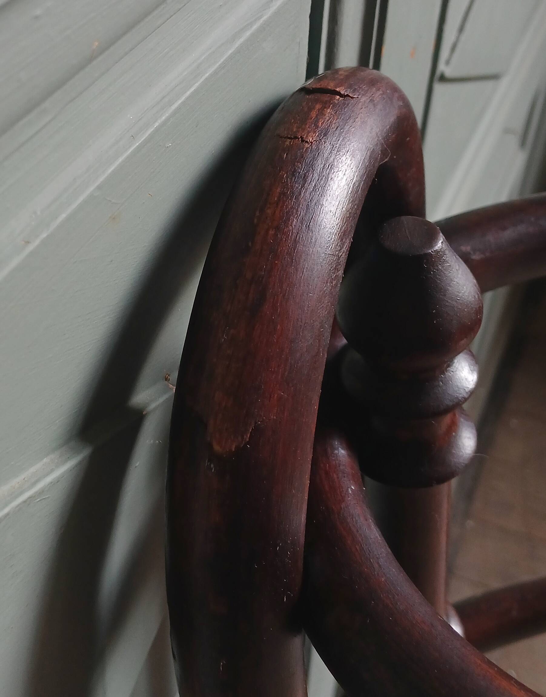 Coat rack / hat stand J&J Kohn no. 1202/5 in bent wood. Vienna 1911
