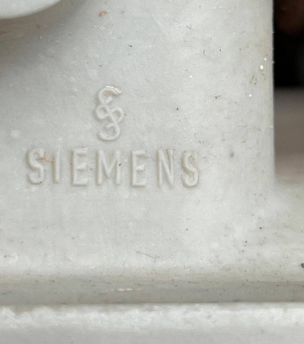 German wall lamp in ceramic and glass from the mid-century, Siemens, 1950s.