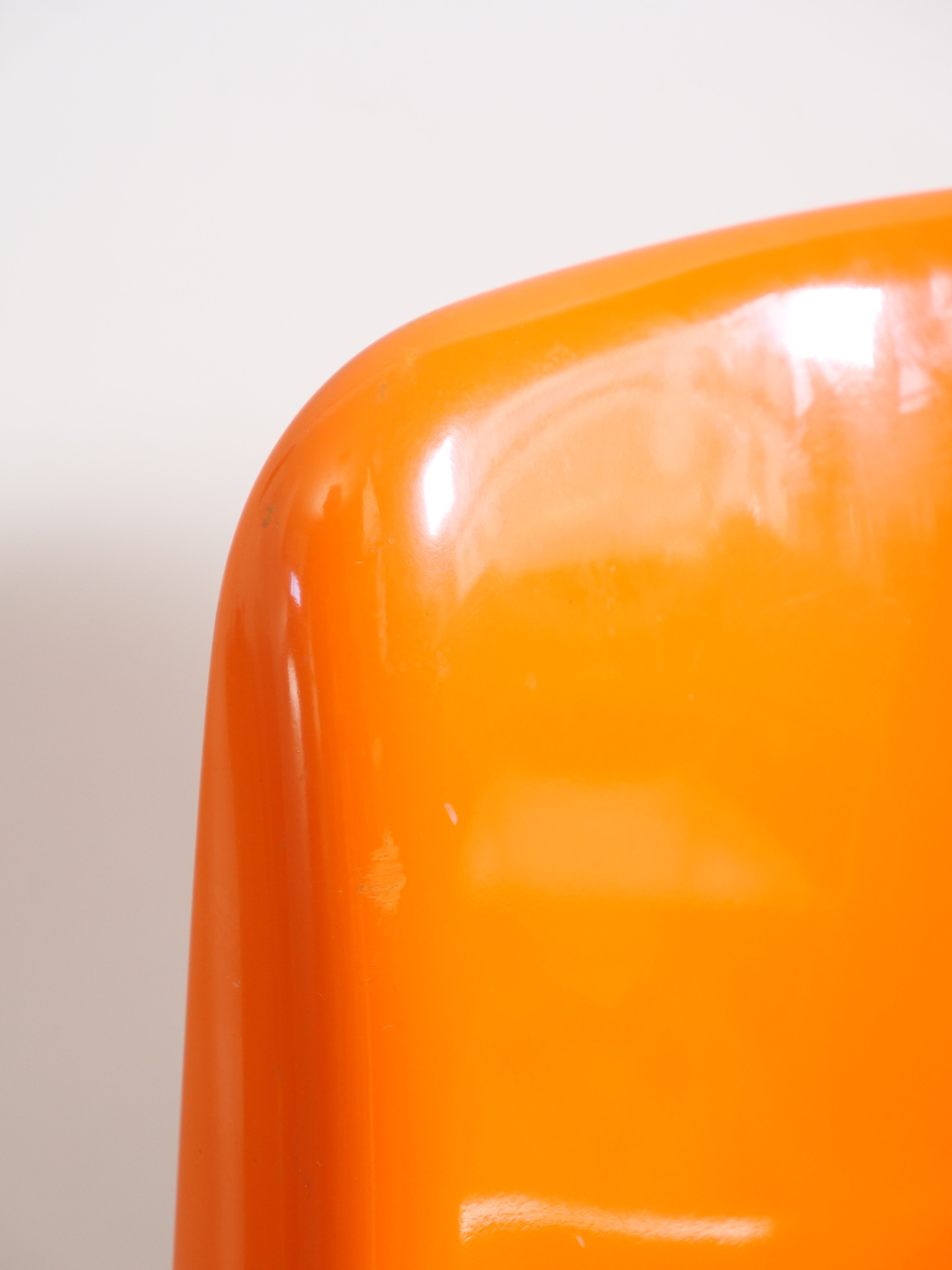 Fiberglass chair by Marc Berthier model Ozoo 700