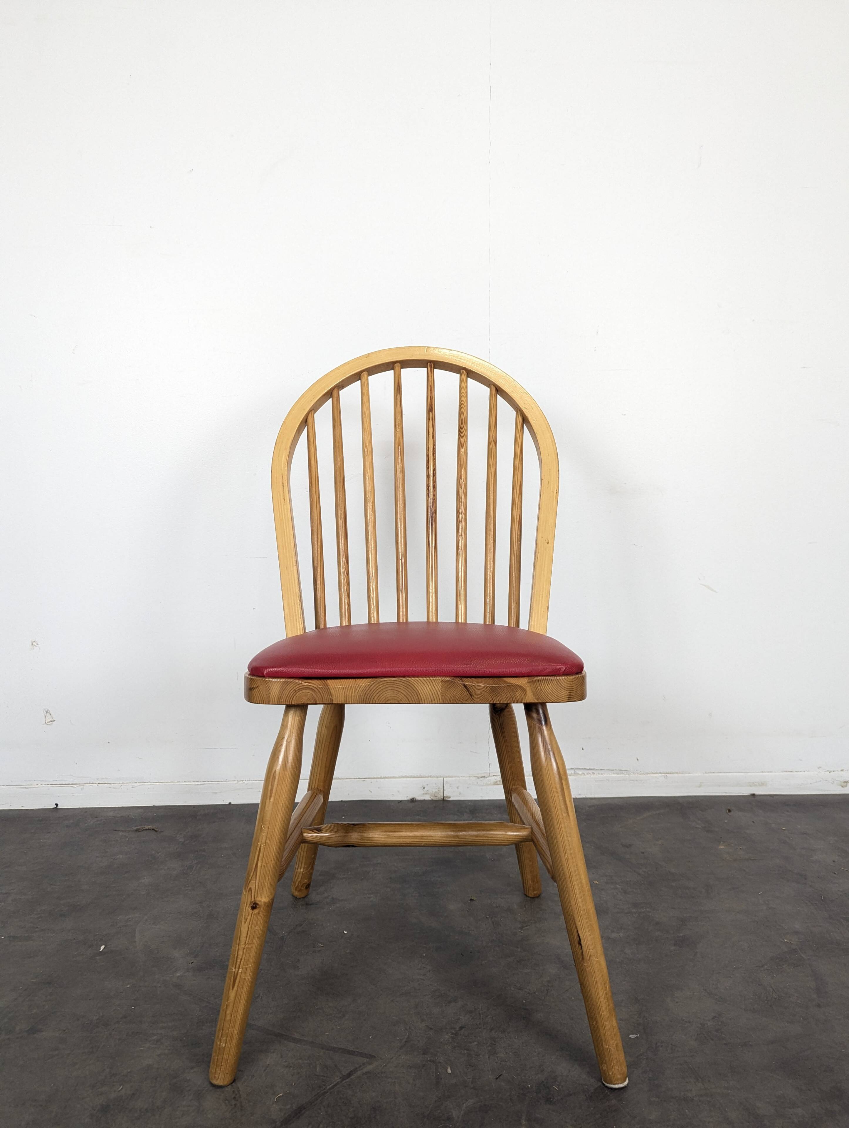 Set of 4 pine chairs