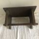 Ancien petit banc sculpté à la main