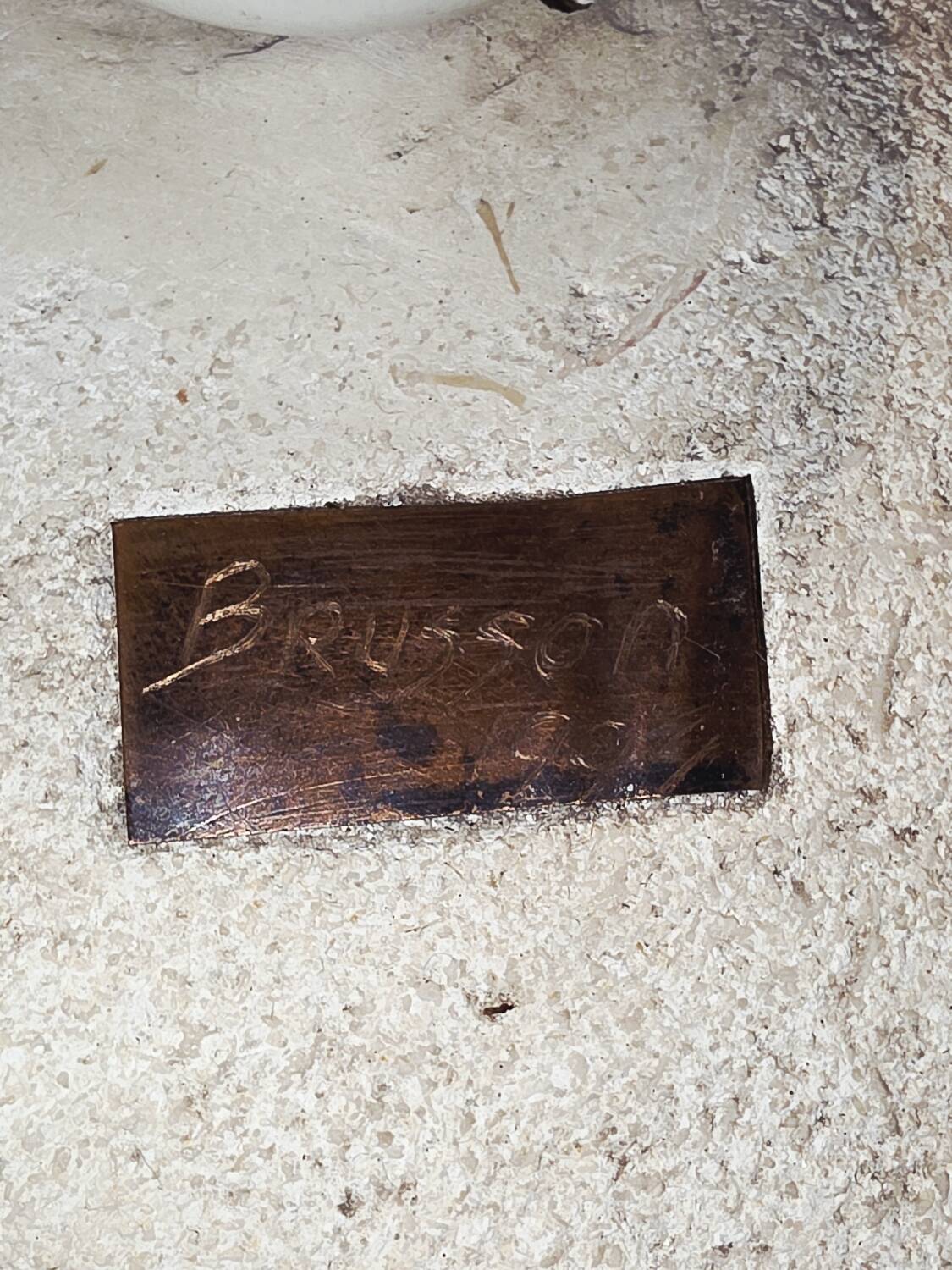 Rare lampe en pierre de calcaire Maison Brusson circa 1990