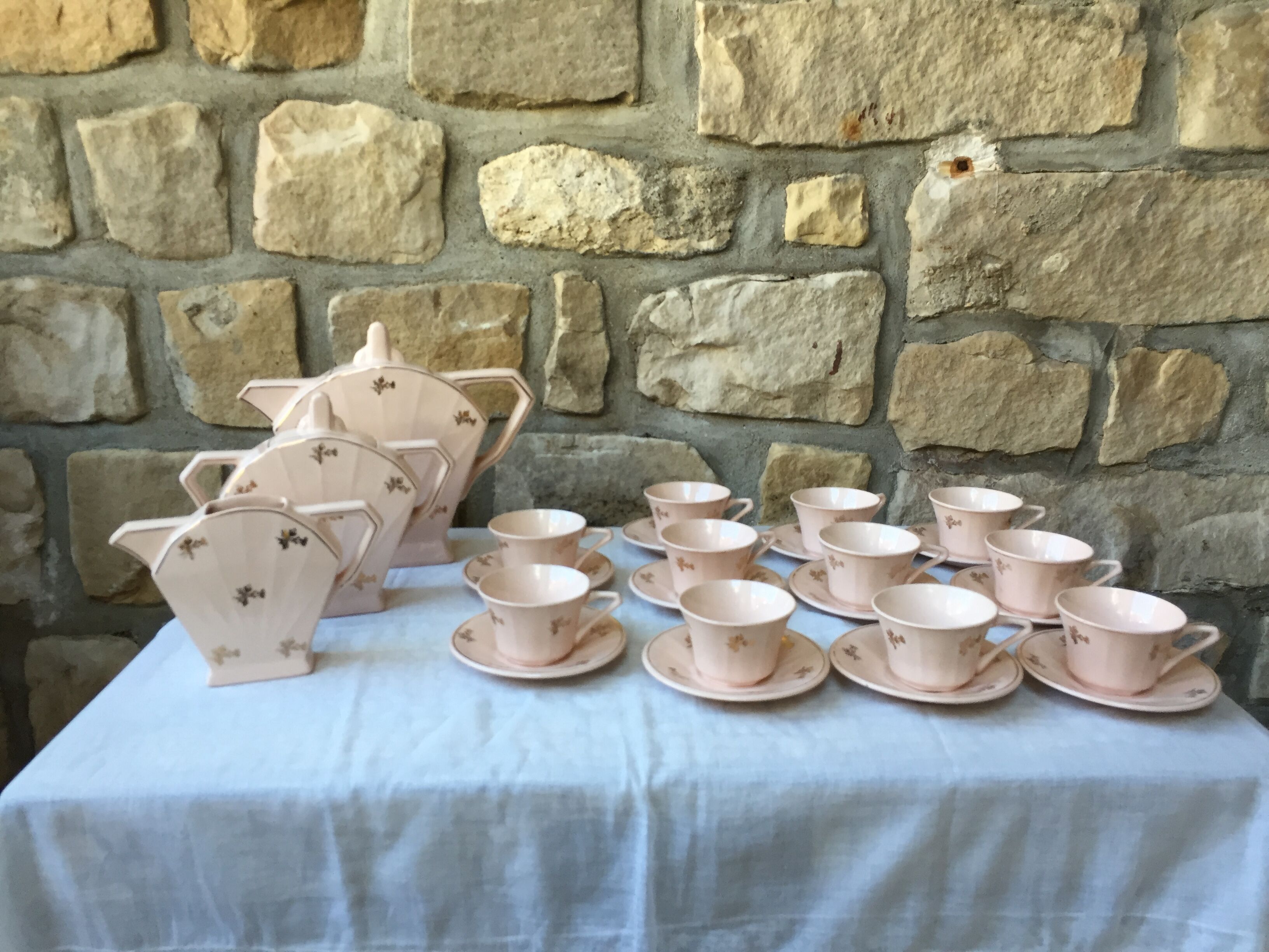 Art deco coffee service in rosé earthenware