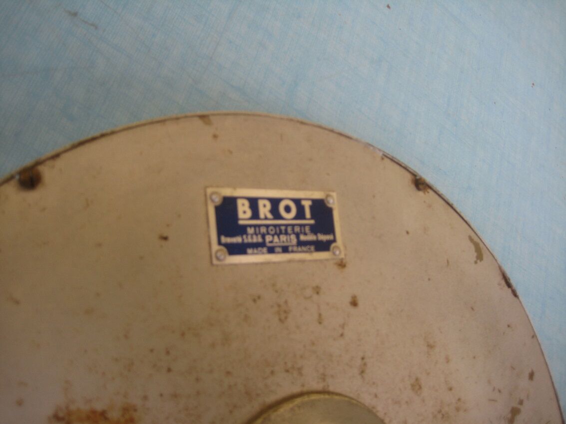 Vintage mirror grinding and illuminating