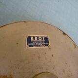 Vintage mirror grinding and illuminating