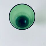 Vase vert en verre