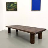 Modernist coffee table in solid elm, cylindrical pine base, 1970s.