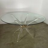 Venice model round dining table from Madelia by Paris Altuglas foot