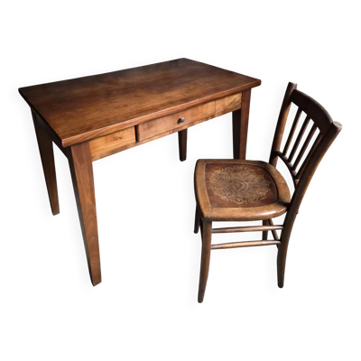 Table française ancienne en merisier avec chaise bistrot, vers 1900–1930