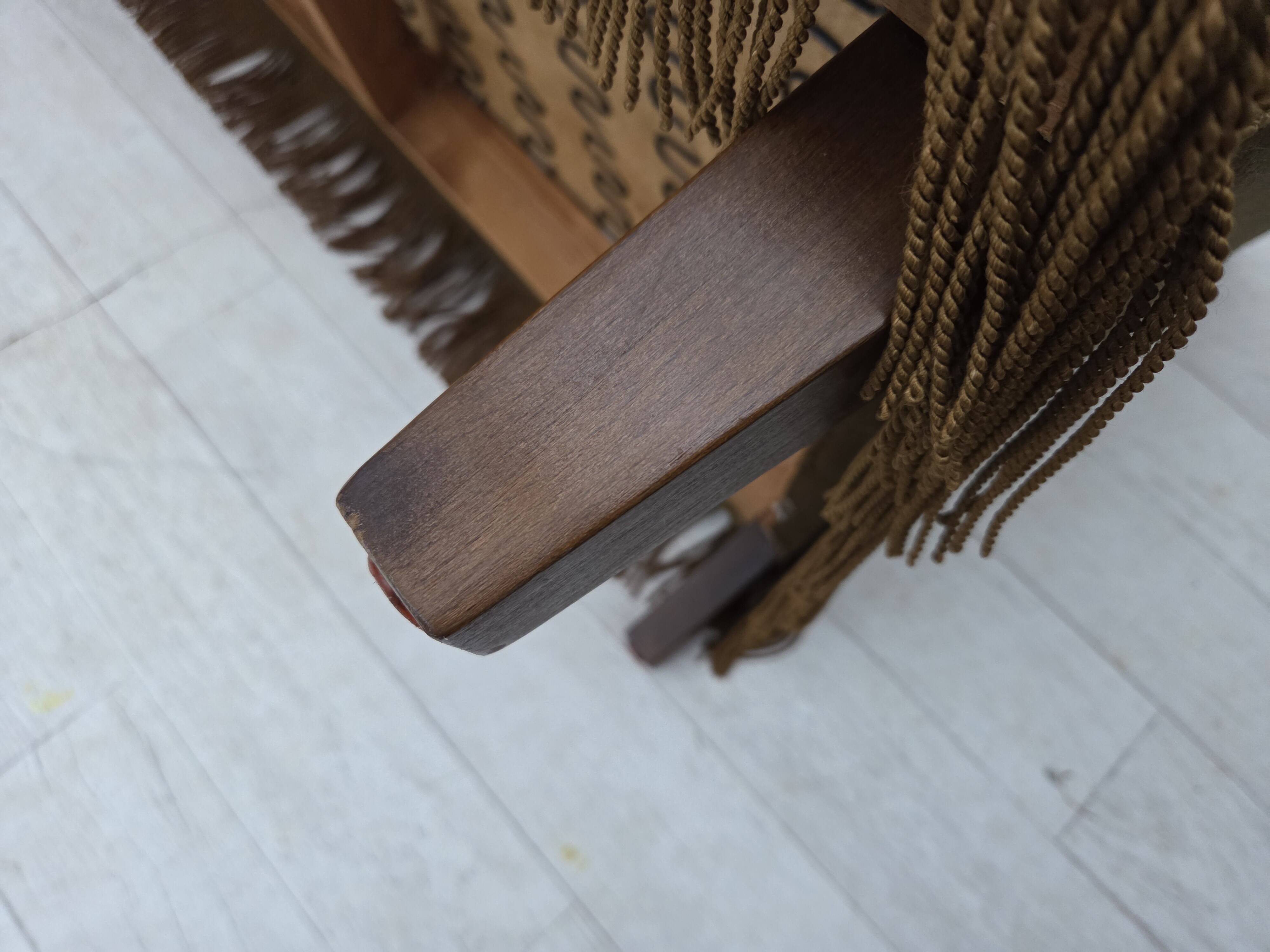 Canapé 3 places danois des années 1960, revêtement en velours vert olive, bois de hêtre.