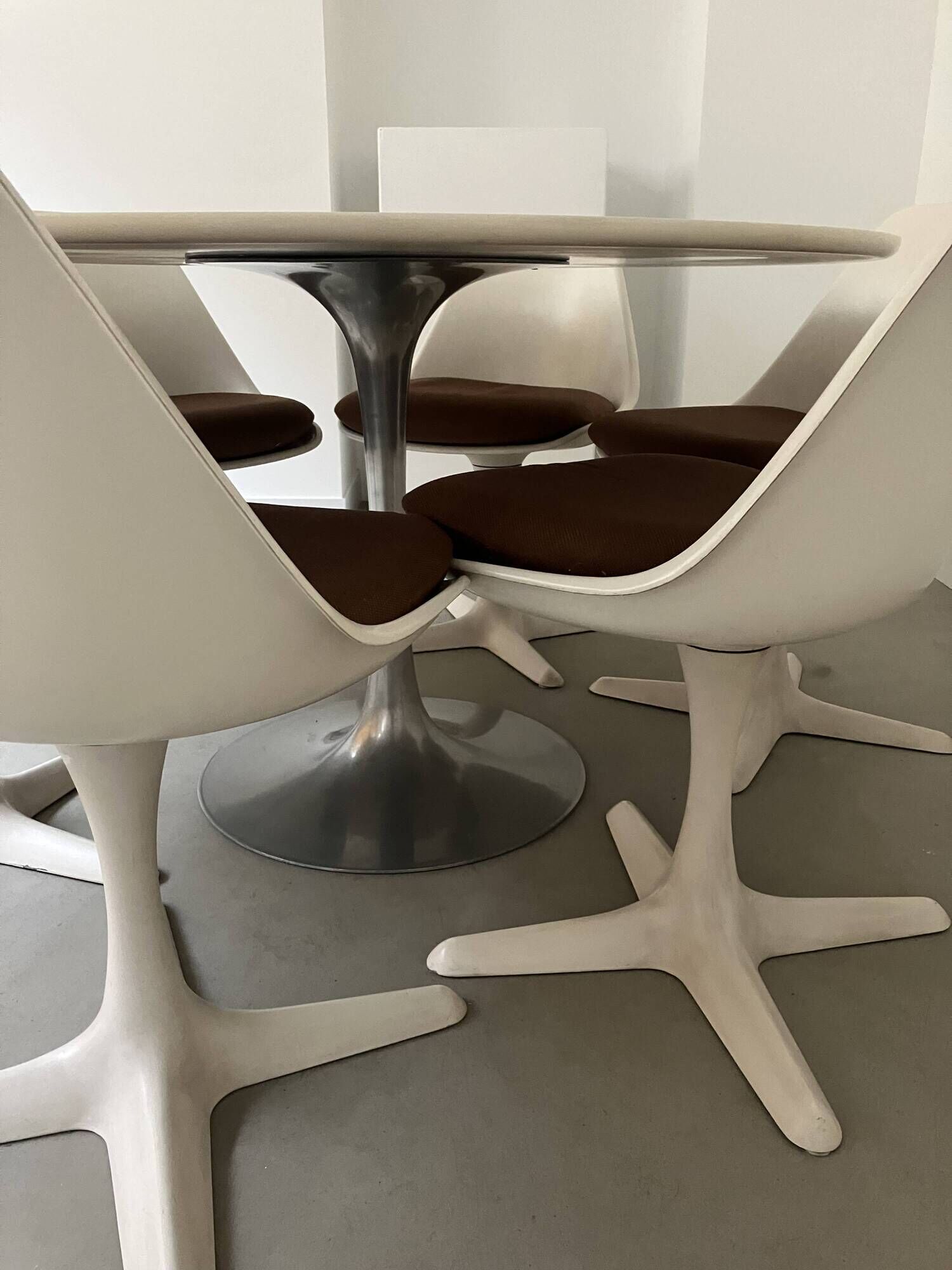 Arkana dining table + 6 chairs Roche Bobois