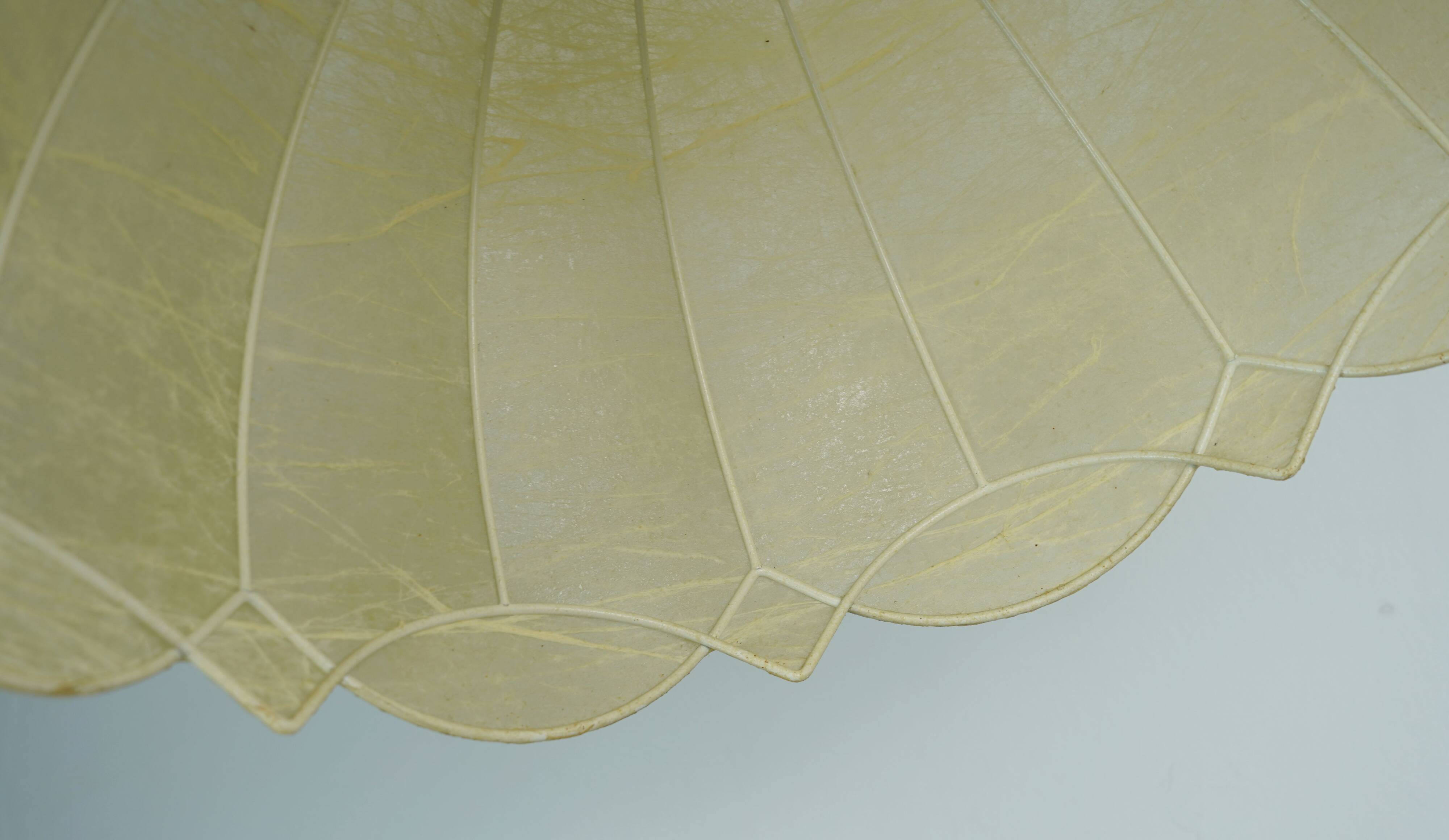 very beautiful mid century modern cocoon PENDANT LIGHT 1970s