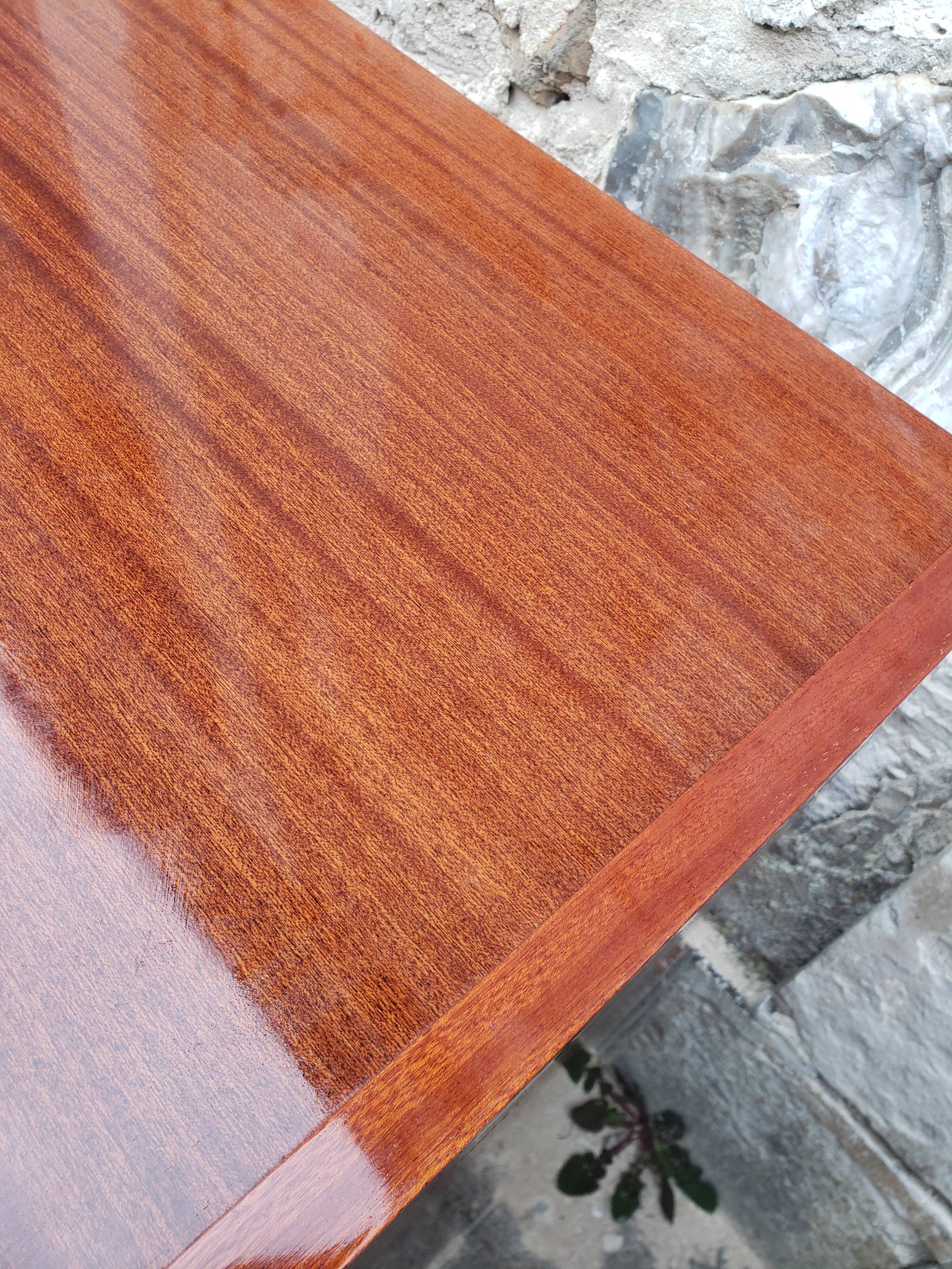 Commodity vintage right foot