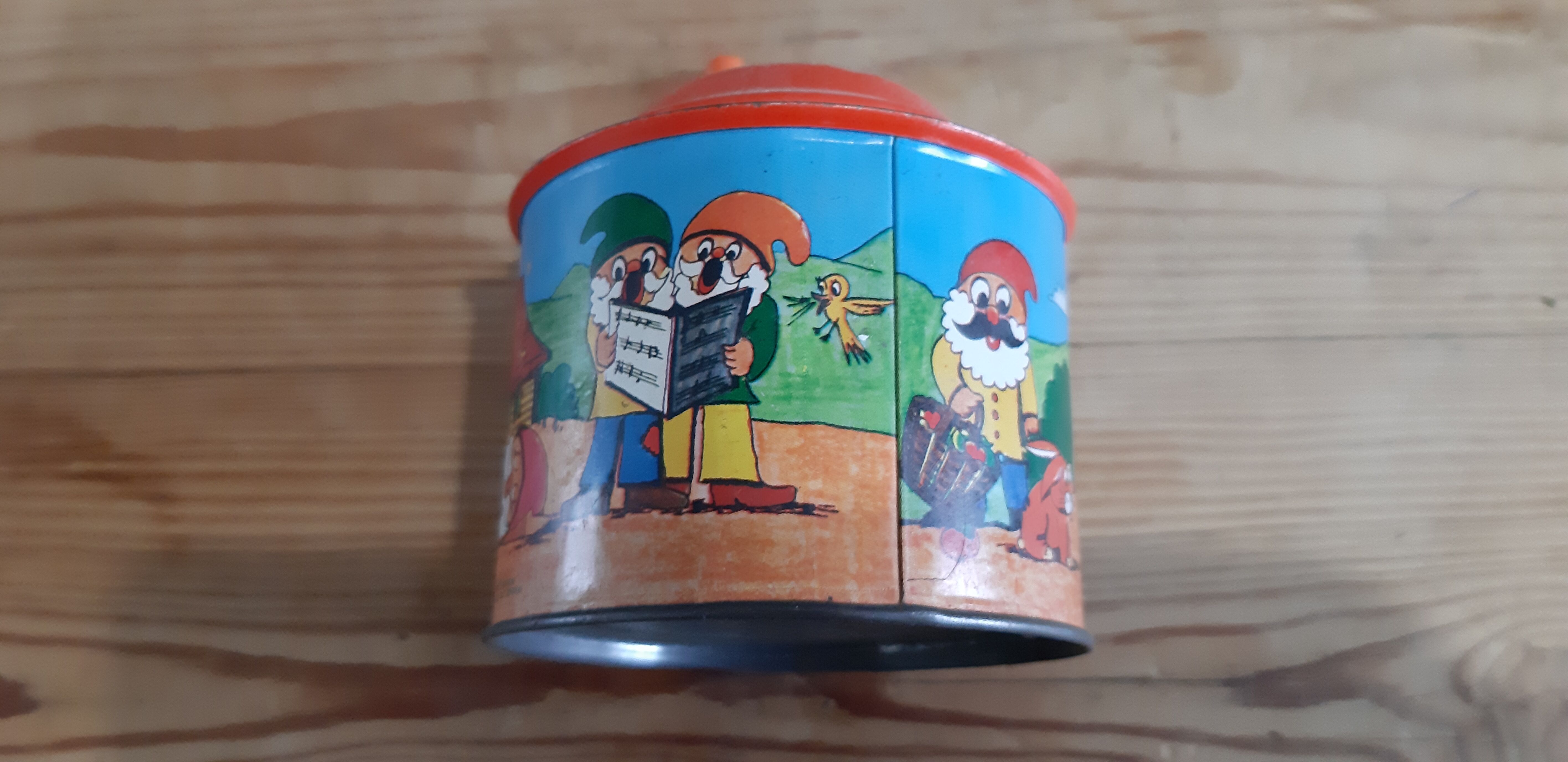 2 toys of the 50s, by Lorenz Bolz