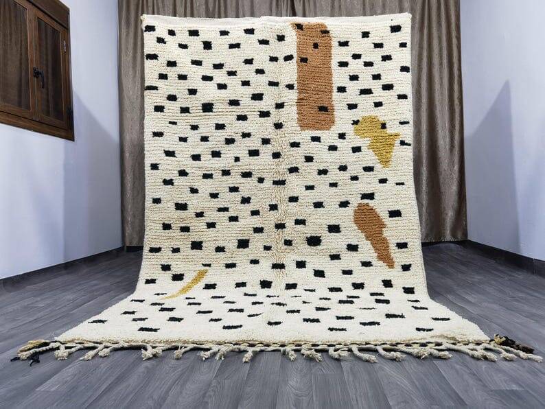 Handmade pure wool Moroccan rug, size 140 x 260 cm.