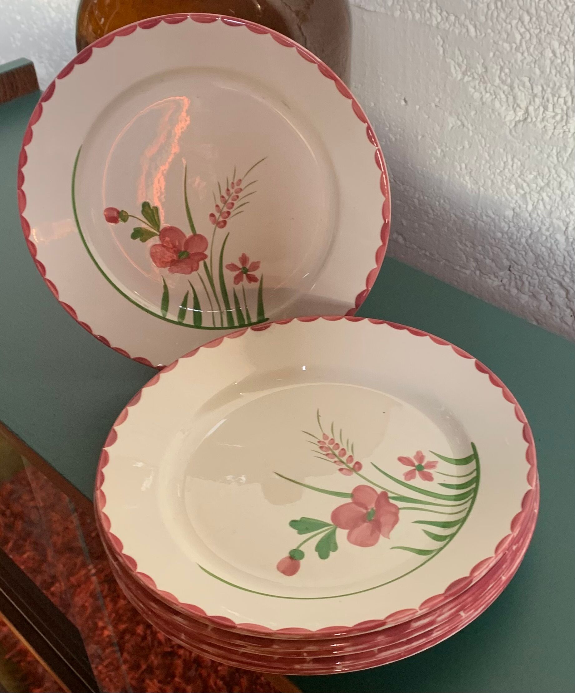 6 flat ceramic plates