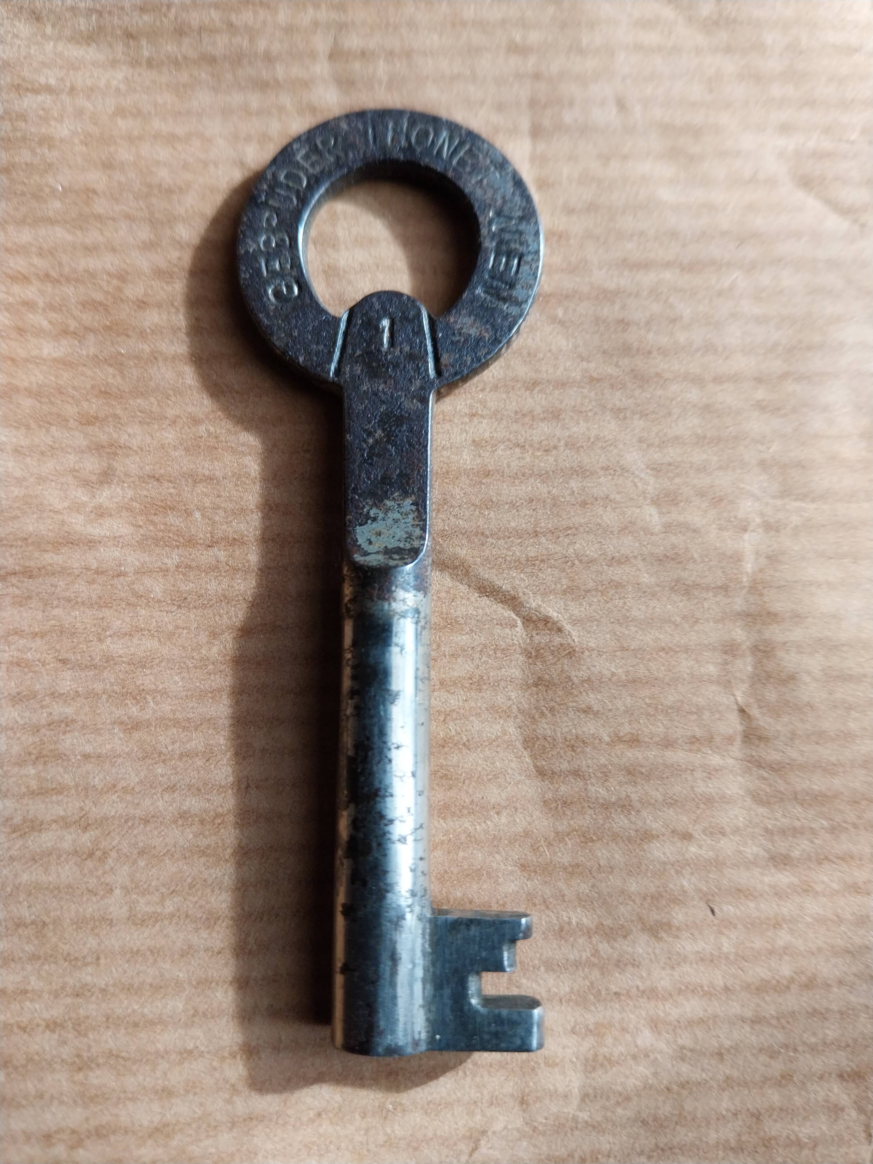 Art Nouveau wardrobe 1914 - signed Thonet