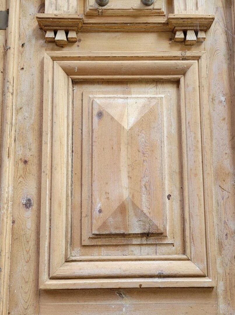 Double Haussmannian doors