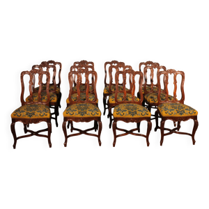 12 chaises de style Louis