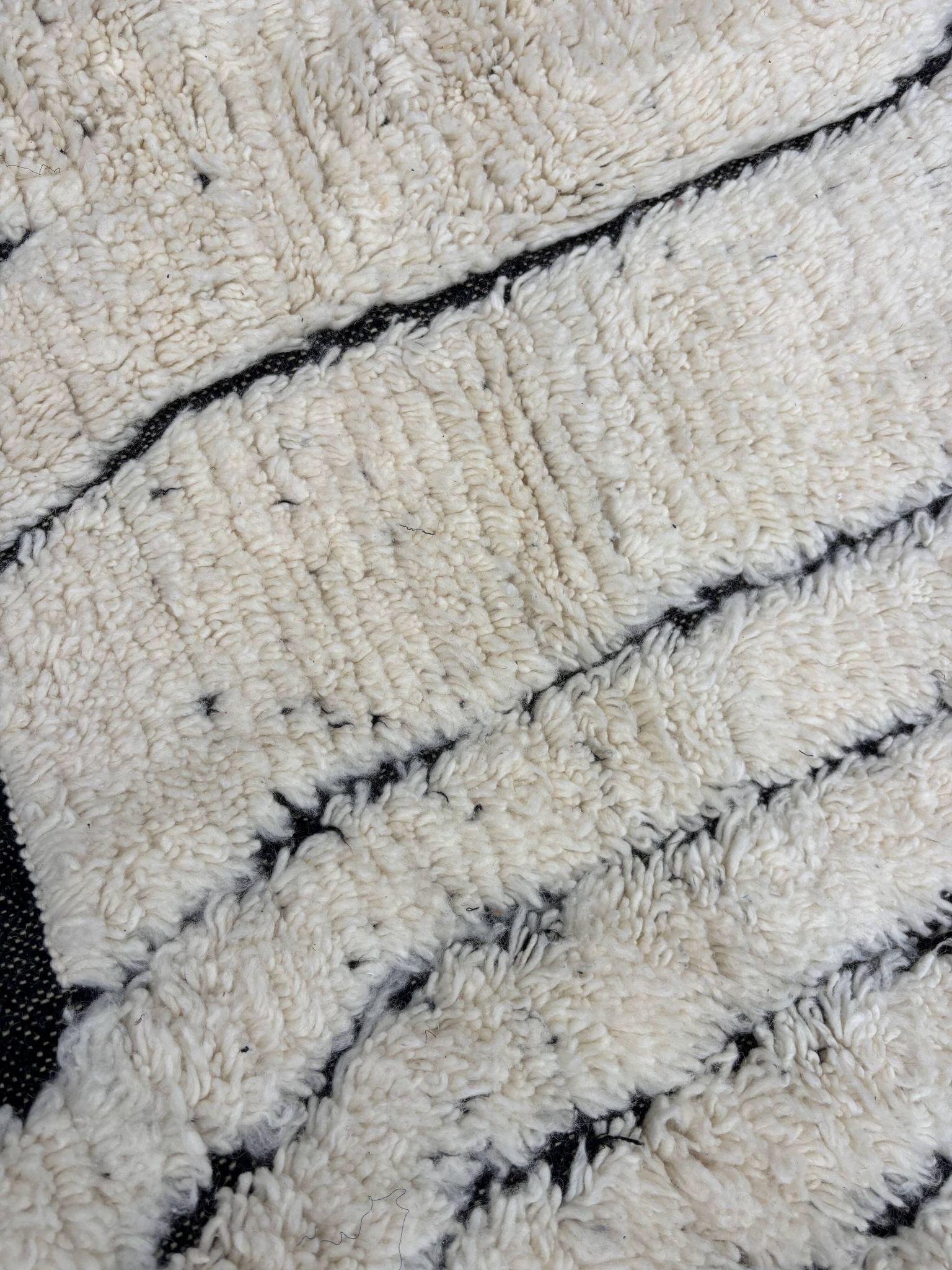 Large Beni Ouarain rug 190 × 300 cm – Graphic Berber rug in wool fa