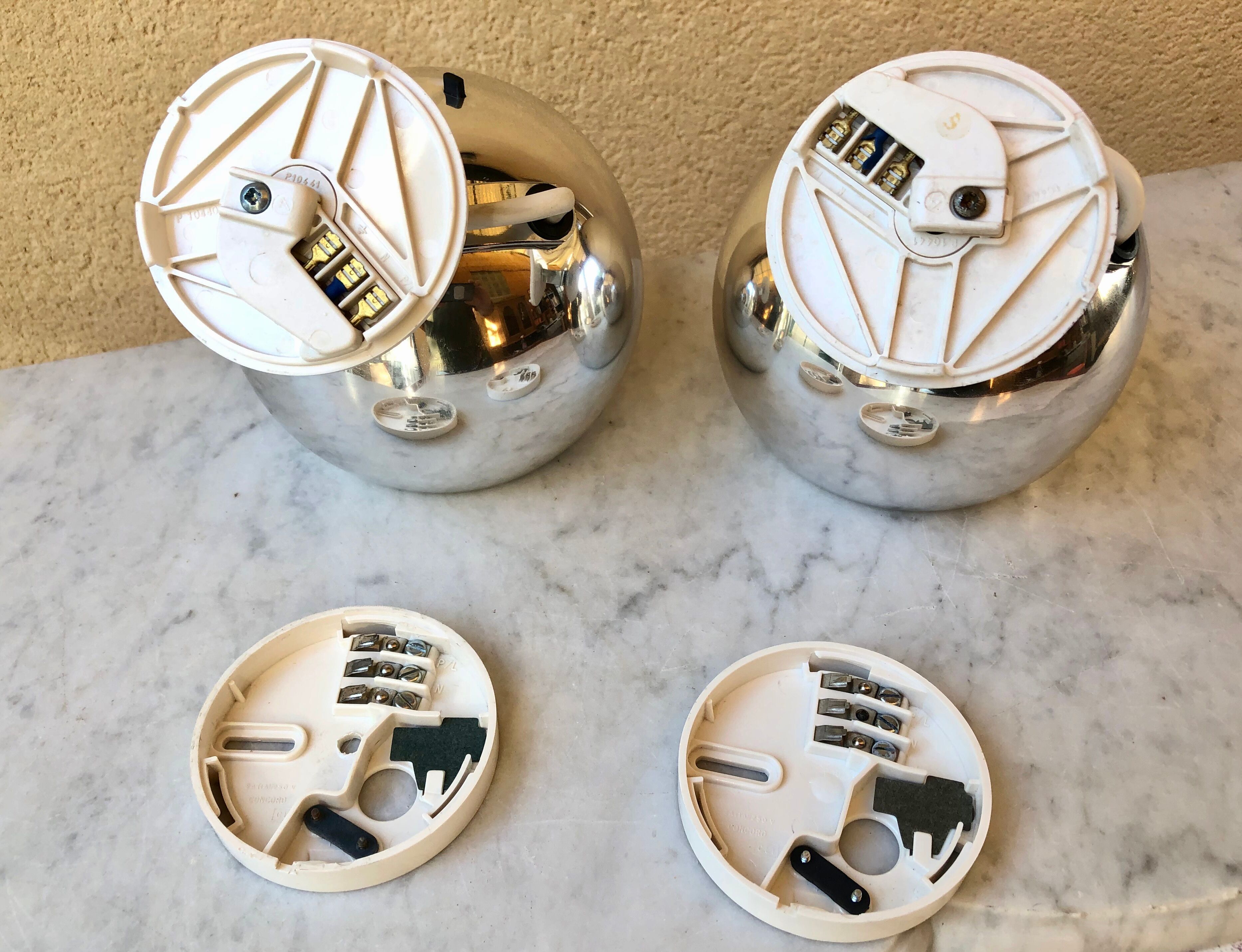 Paire d'applique eyeball Concord France spaceâge 70 Selency