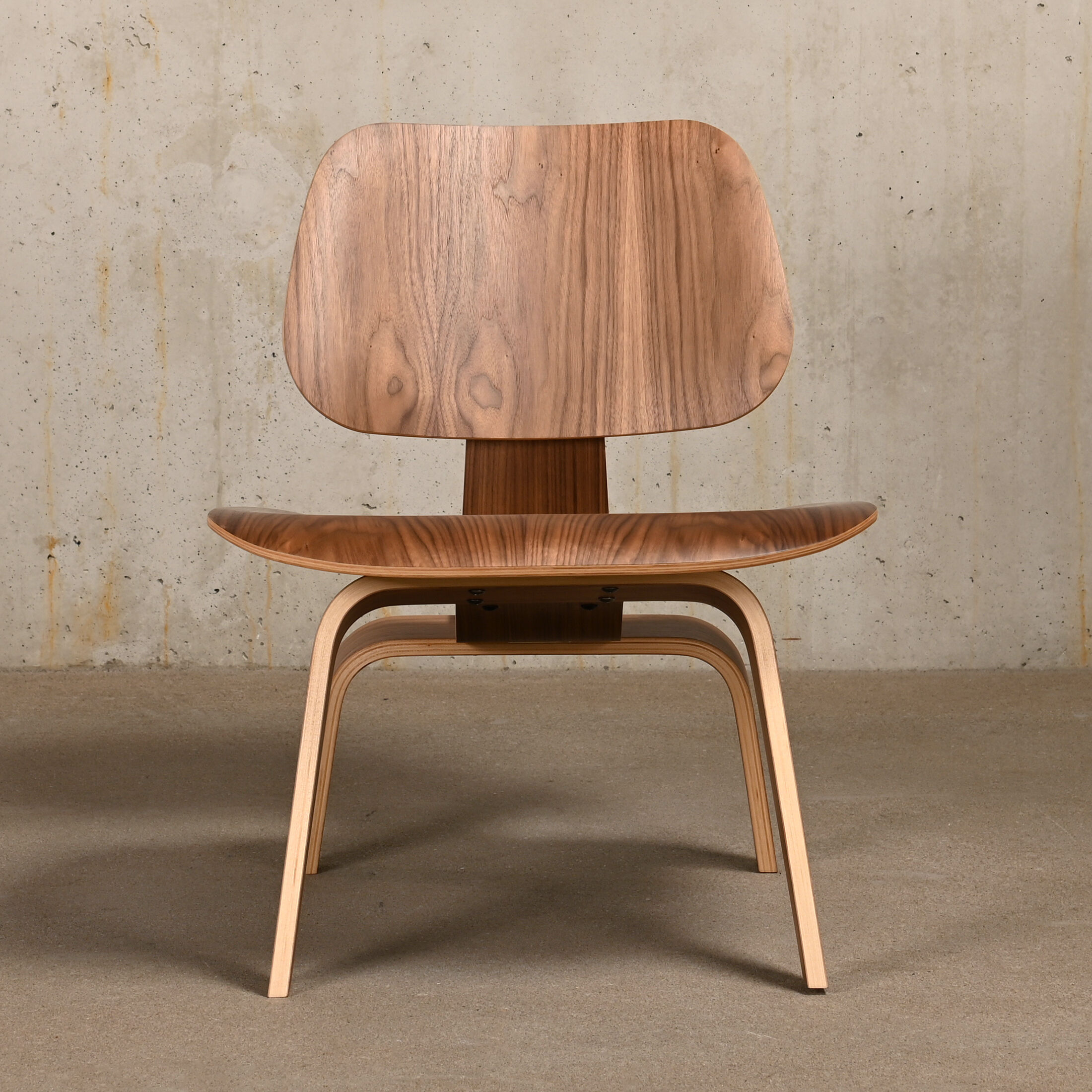 Charles & Ray Eames LCW walnut lounge chair for Herman Miller