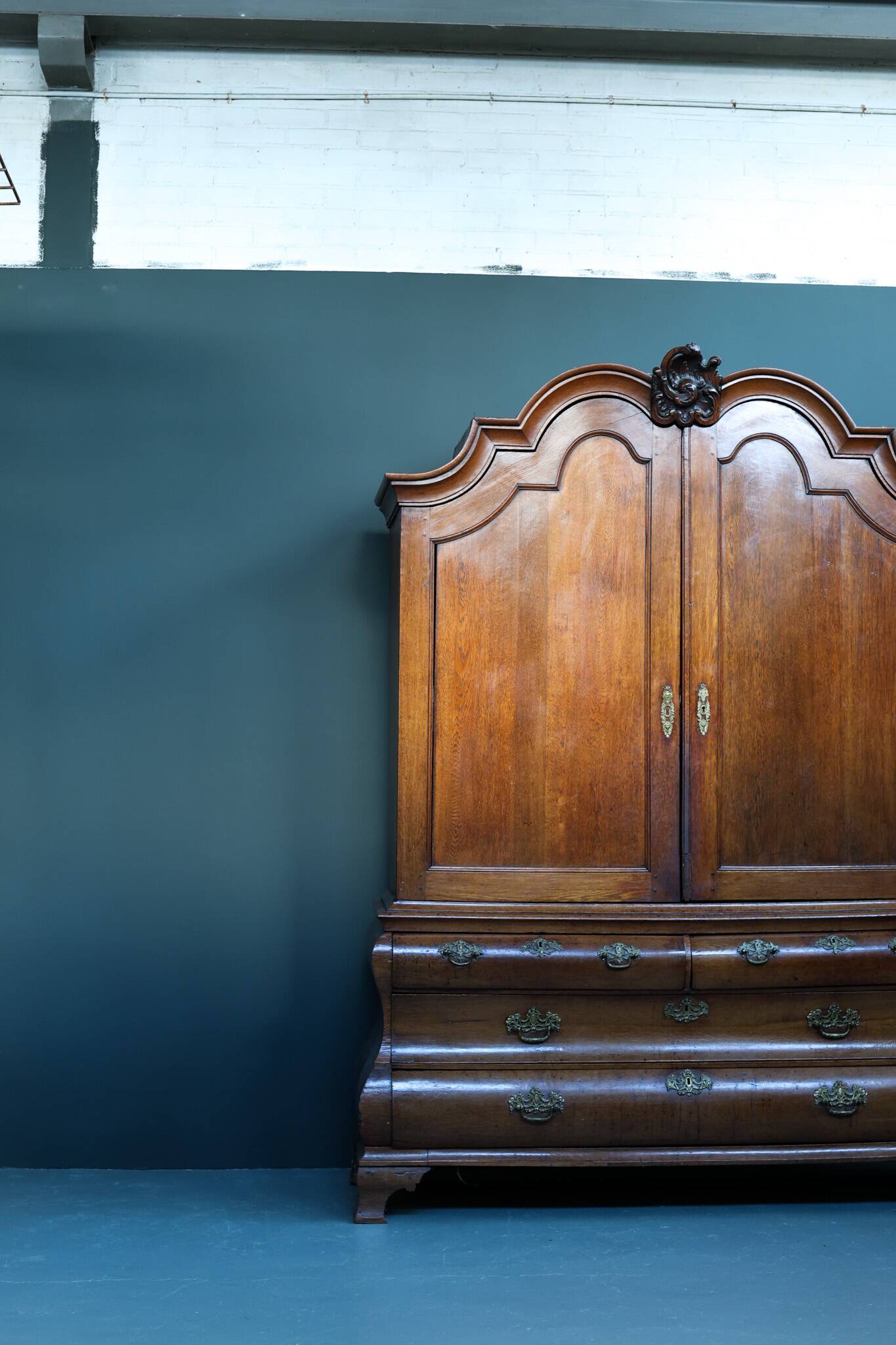 Bombe armoire hollandaise xviiie siècle