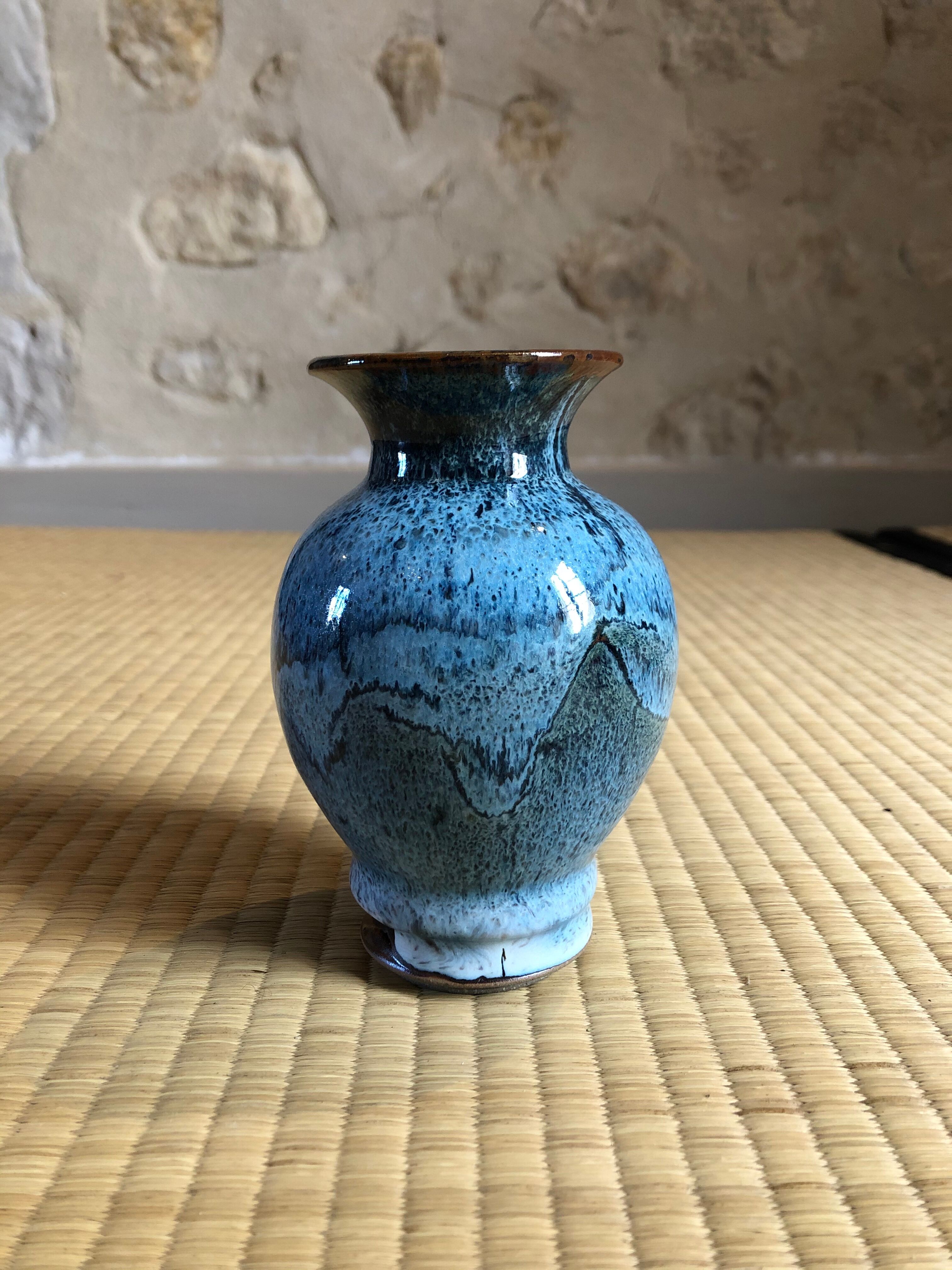 Signed vase in glazed ceramic