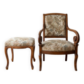Ancien fauteuil avec son tabouret