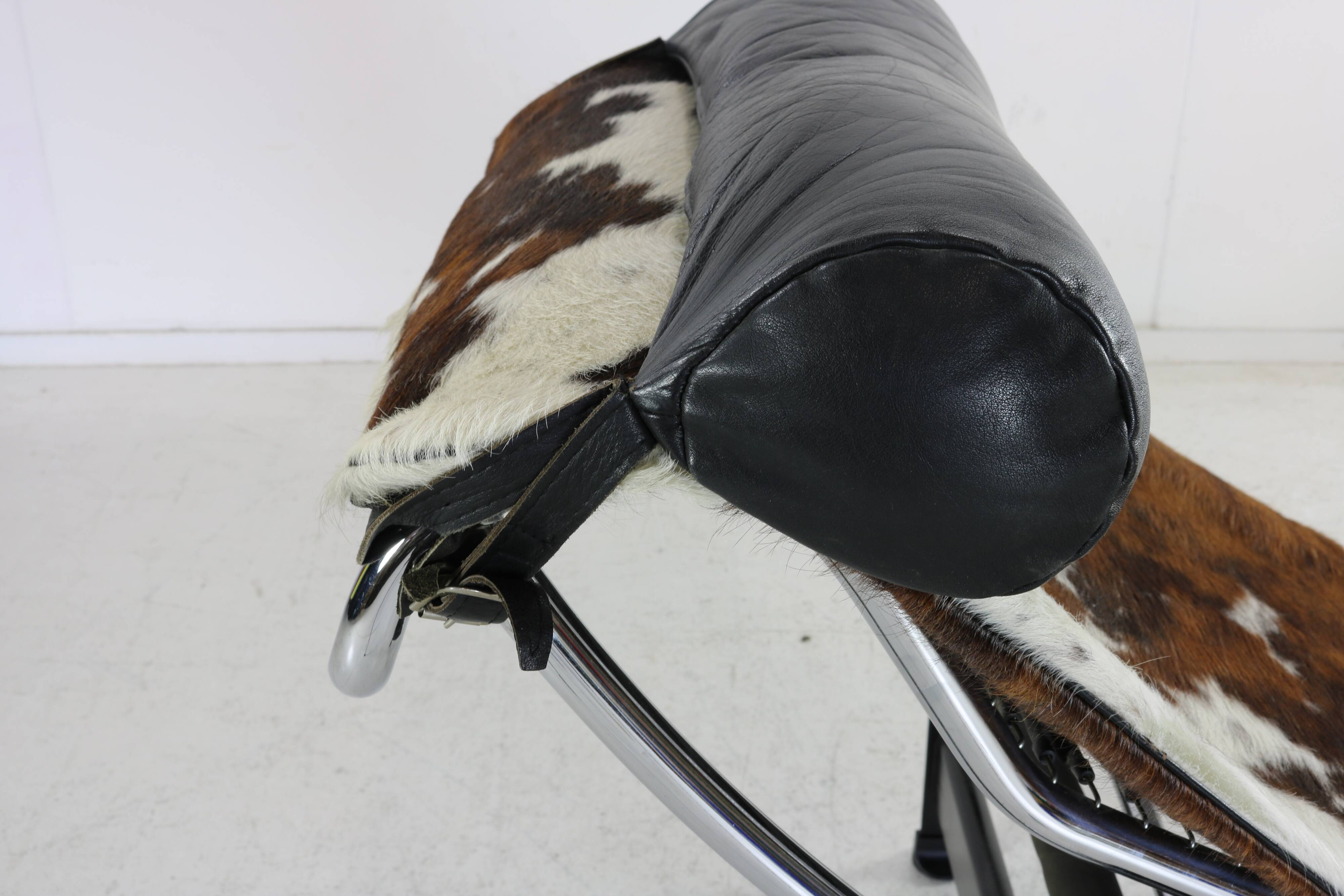 Design icon chair design the LC chaise longue by Le Corbusier