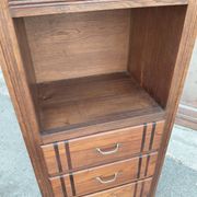 Small accent piece, chest of drawers