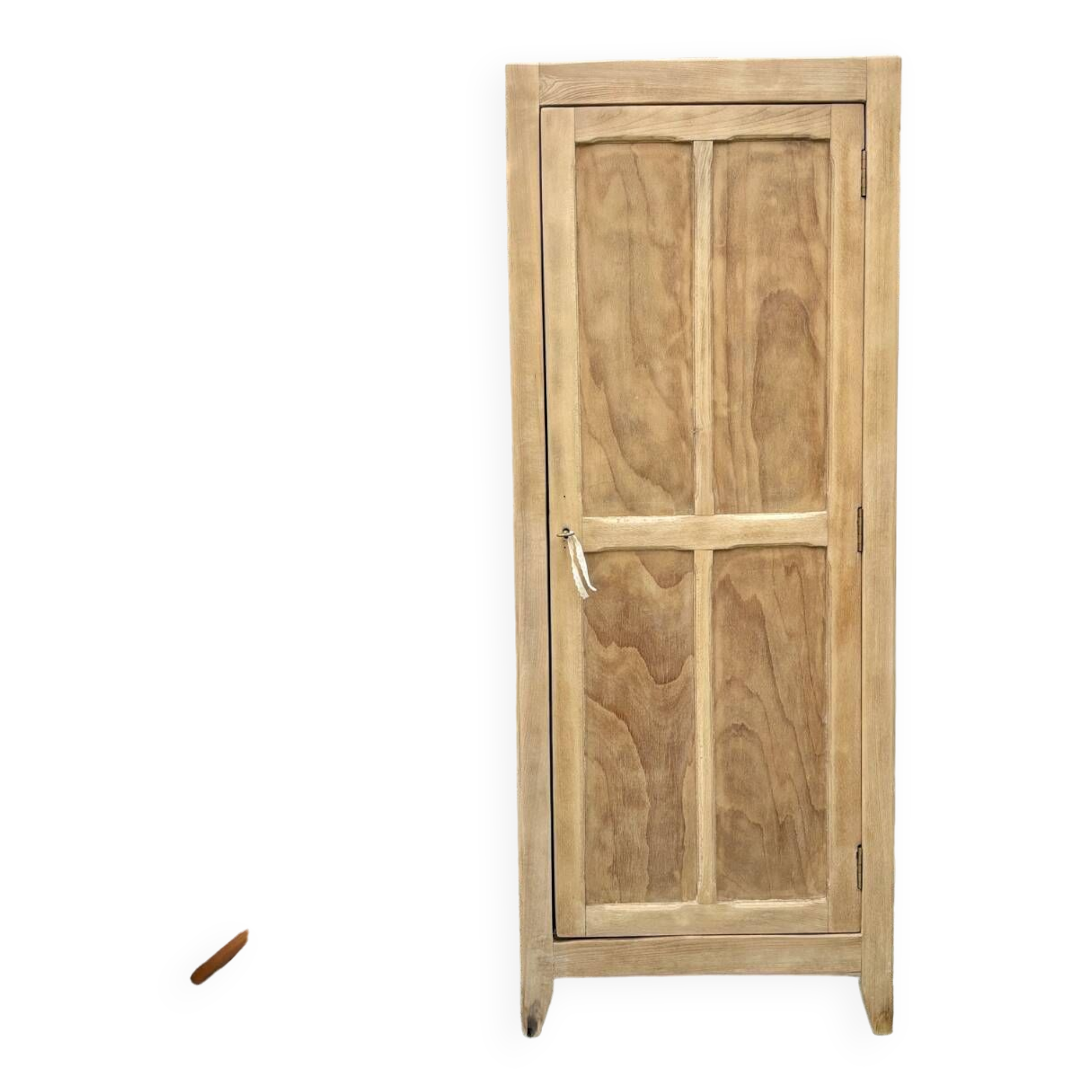 Small Parisian wardrobe