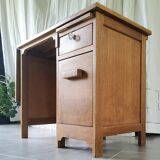Expandable child desk