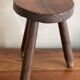 Tabouret tripode brutaliste