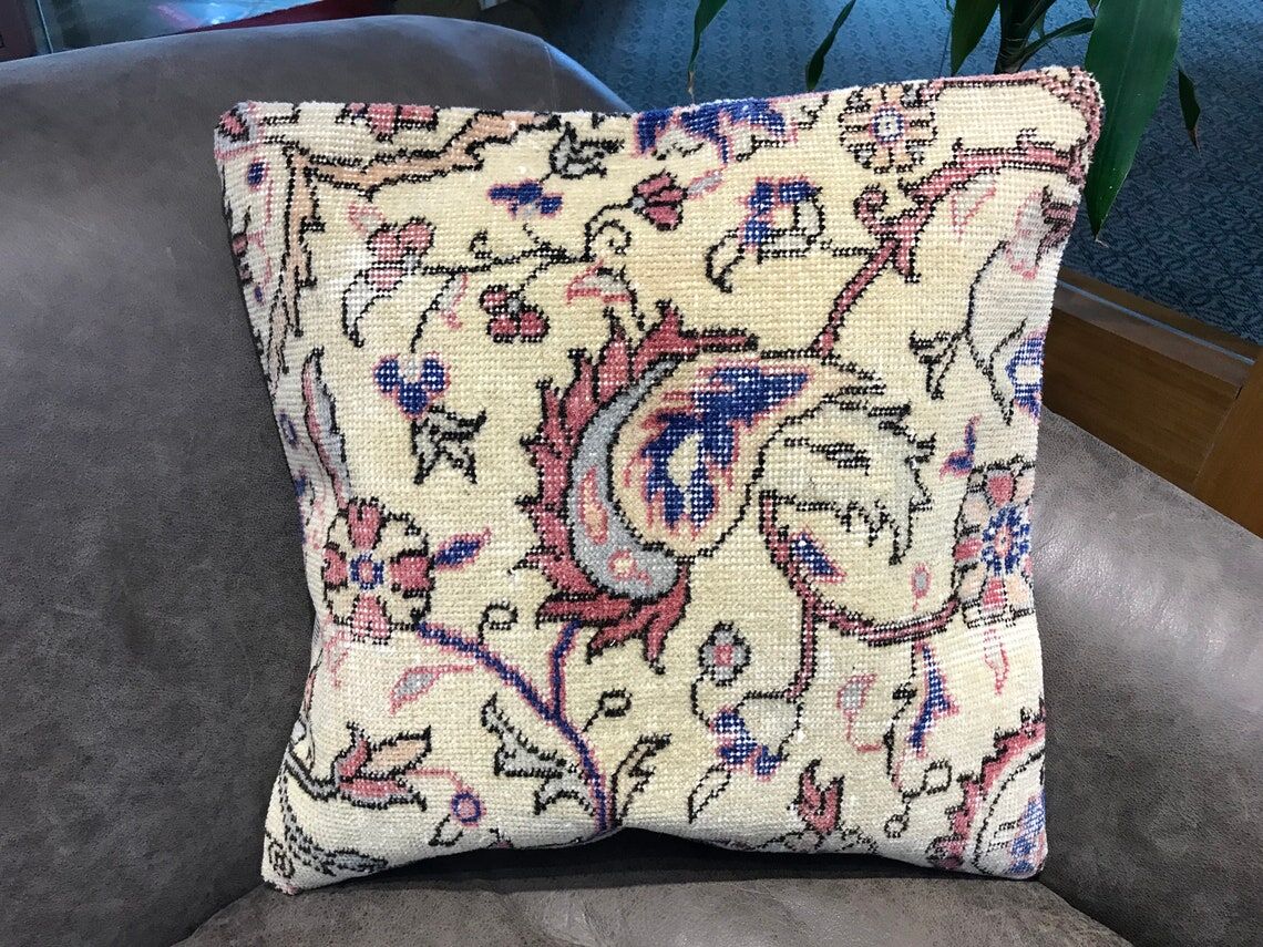 Vintage faded rug pillow case 50x50 cm