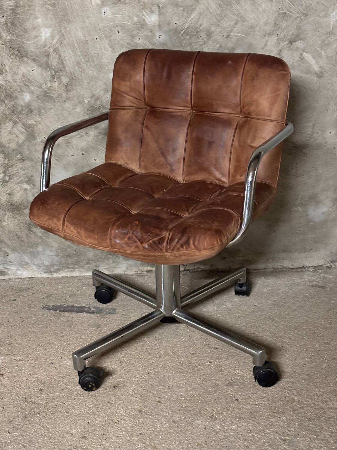 Storm leather office chair by Yves Christin for Airborne