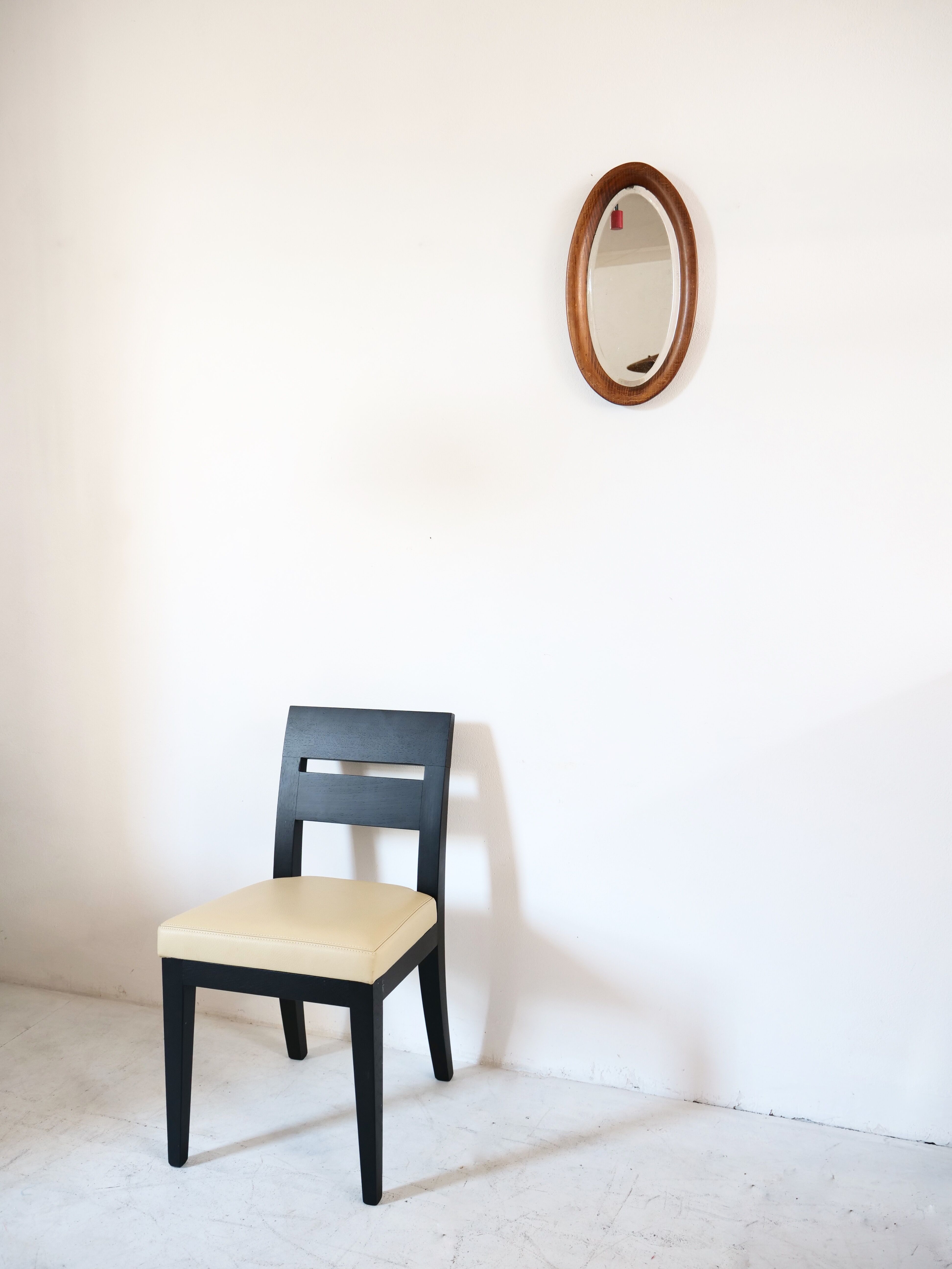 Oval mirror in artisan wood 28x49cm