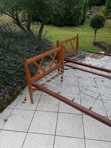 Vintage brace beds