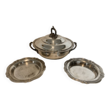 Bouillon couvert et deux petits plat en métal argenté XX siècle