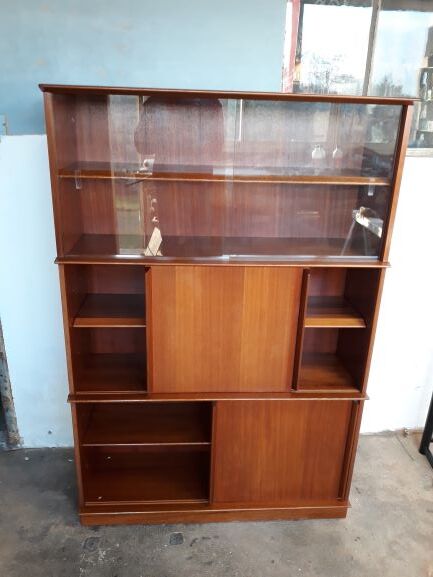 Vintage Oscar lounge bookcase